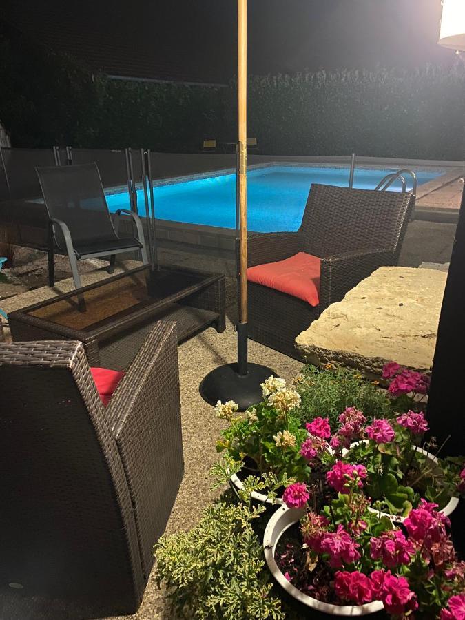 Le Saint-Hilaire Bed and Breakfast Εξωτερικό φωτογραφία